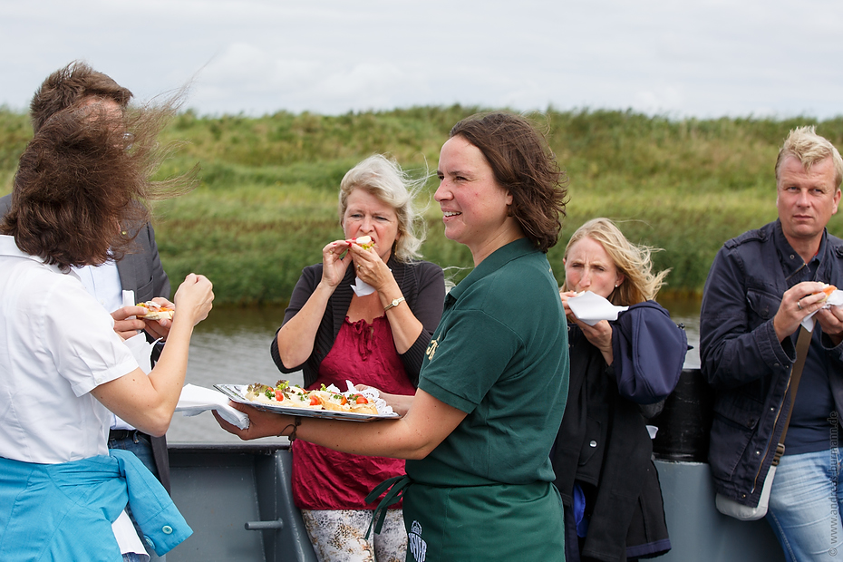 20160815-muschelfischer-077.jpg - Niedersächsische Muschelfischer eröffnen Saison 2016 in Greetsiel