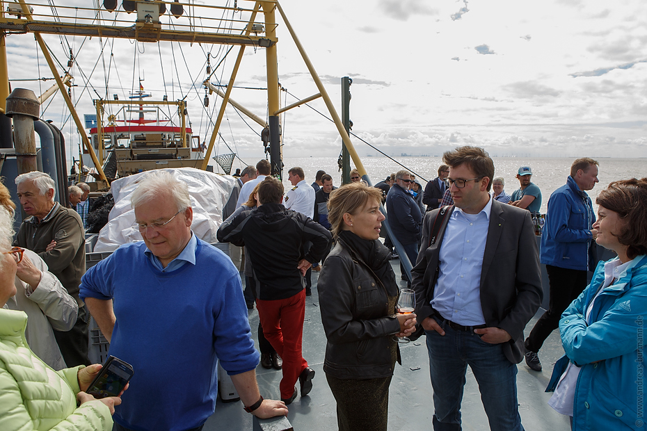 20160815-muschelfischer-292.jpg - Niedersächsische Muschelfischer eröffnen Saison 2016 in Greetsiel